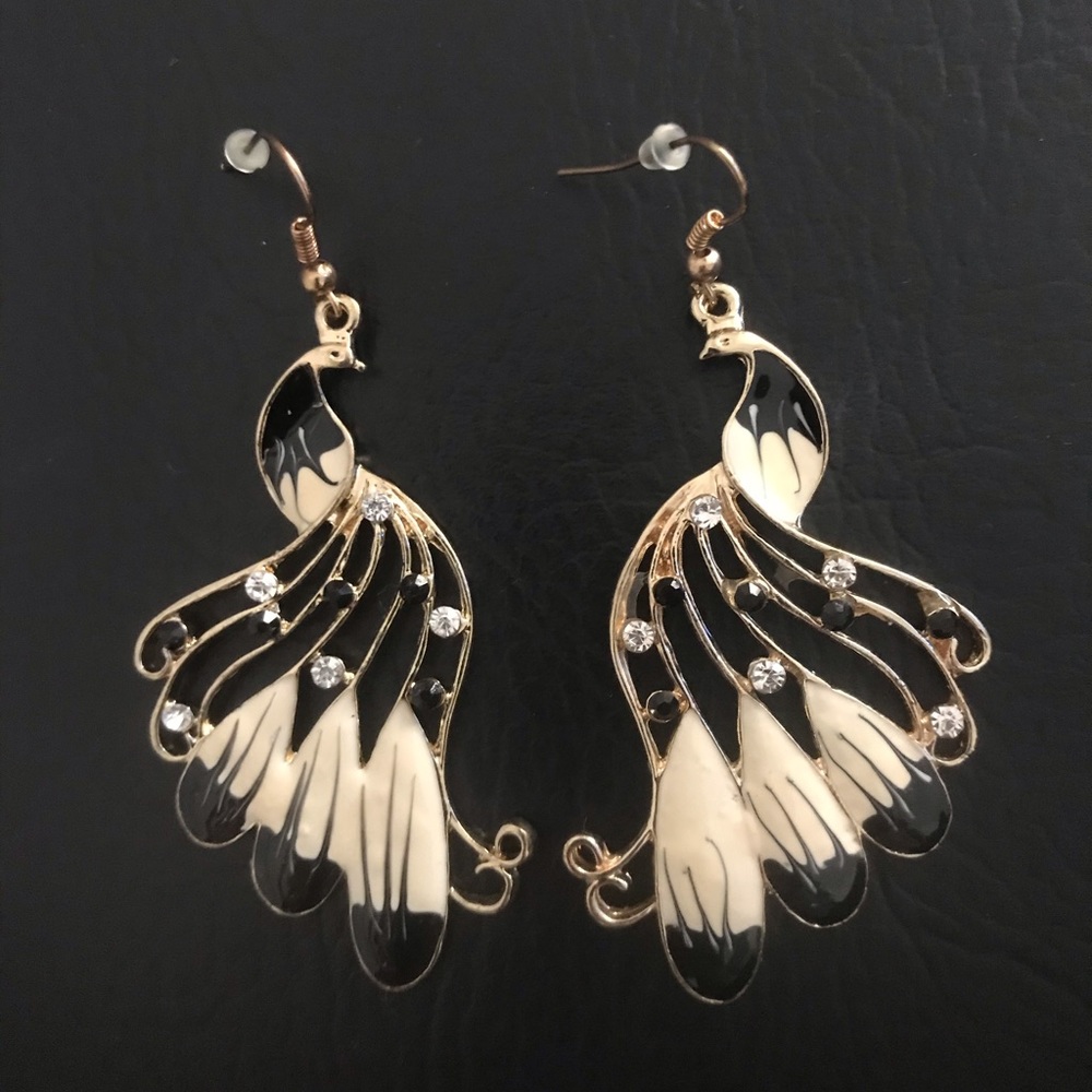 ⚡️ Peacock Black & Cream Crystal Earrings NEW